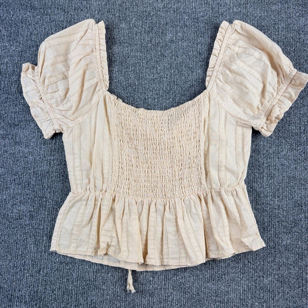 Urban Romantics Blouse Womens Medium Beige Puff Sleeve Smocked Peplum Top - Picture 8 of 9
